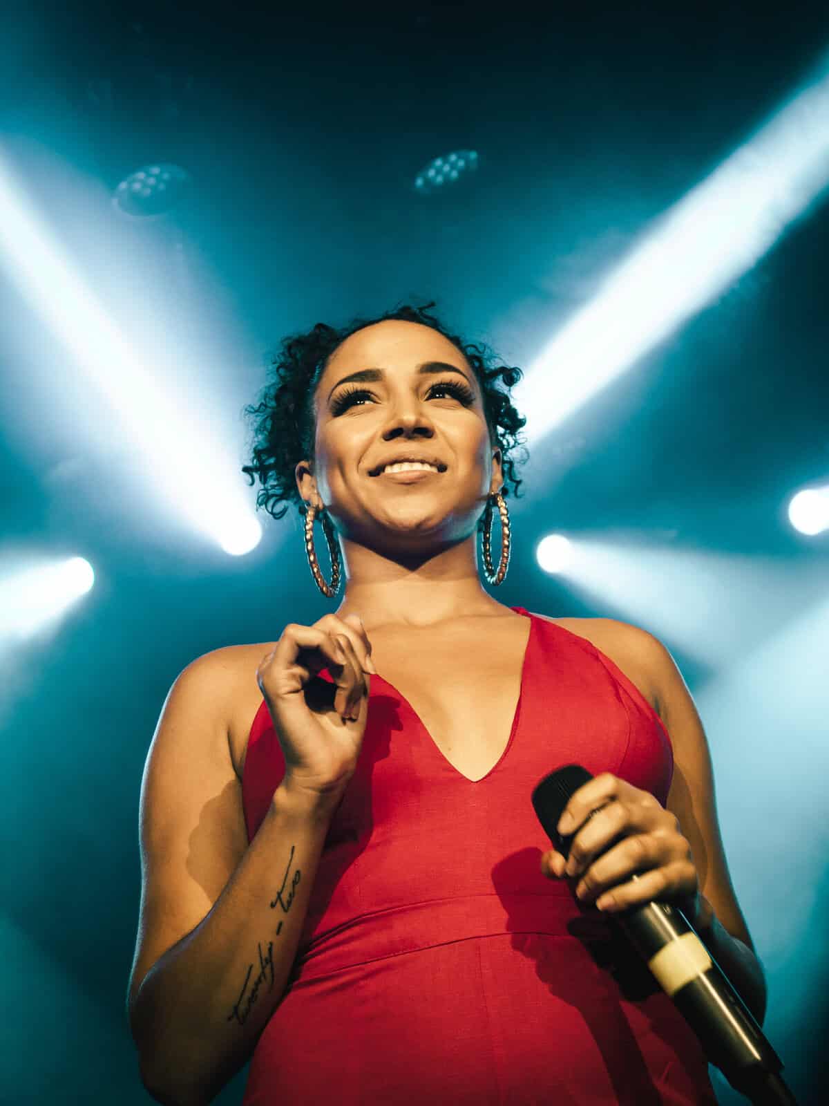 Improve your rnb singing voice with Kelsey Vaz