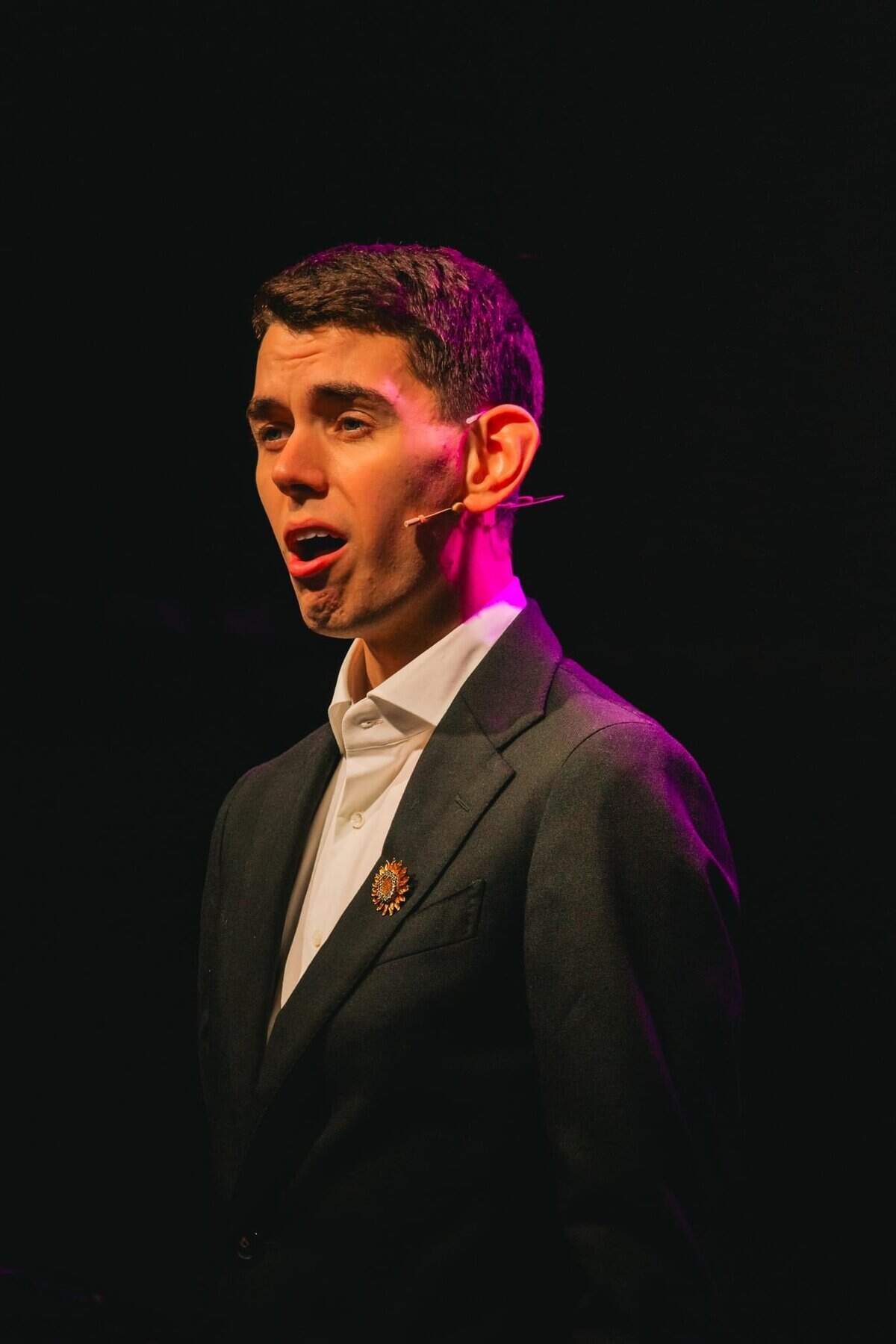 sean haid singing teacher downtown montreal in the gay village